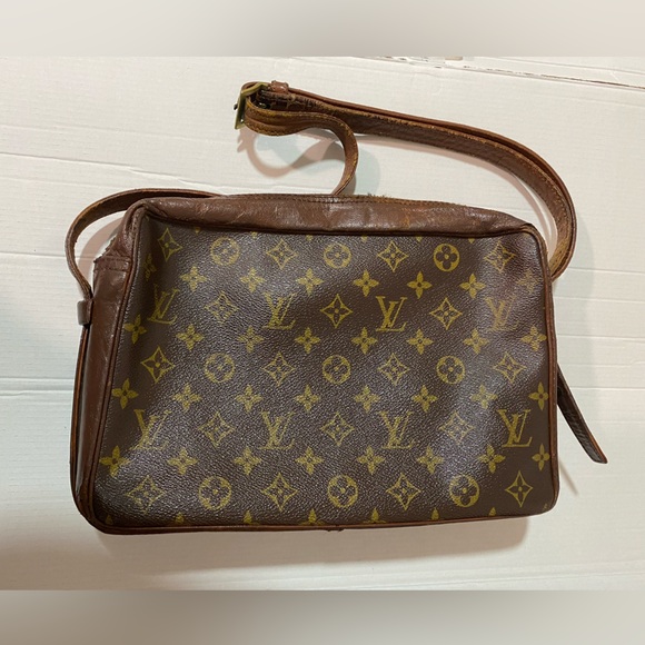 Louis Vuitton monogram bag with strap - Picture 1 of 8